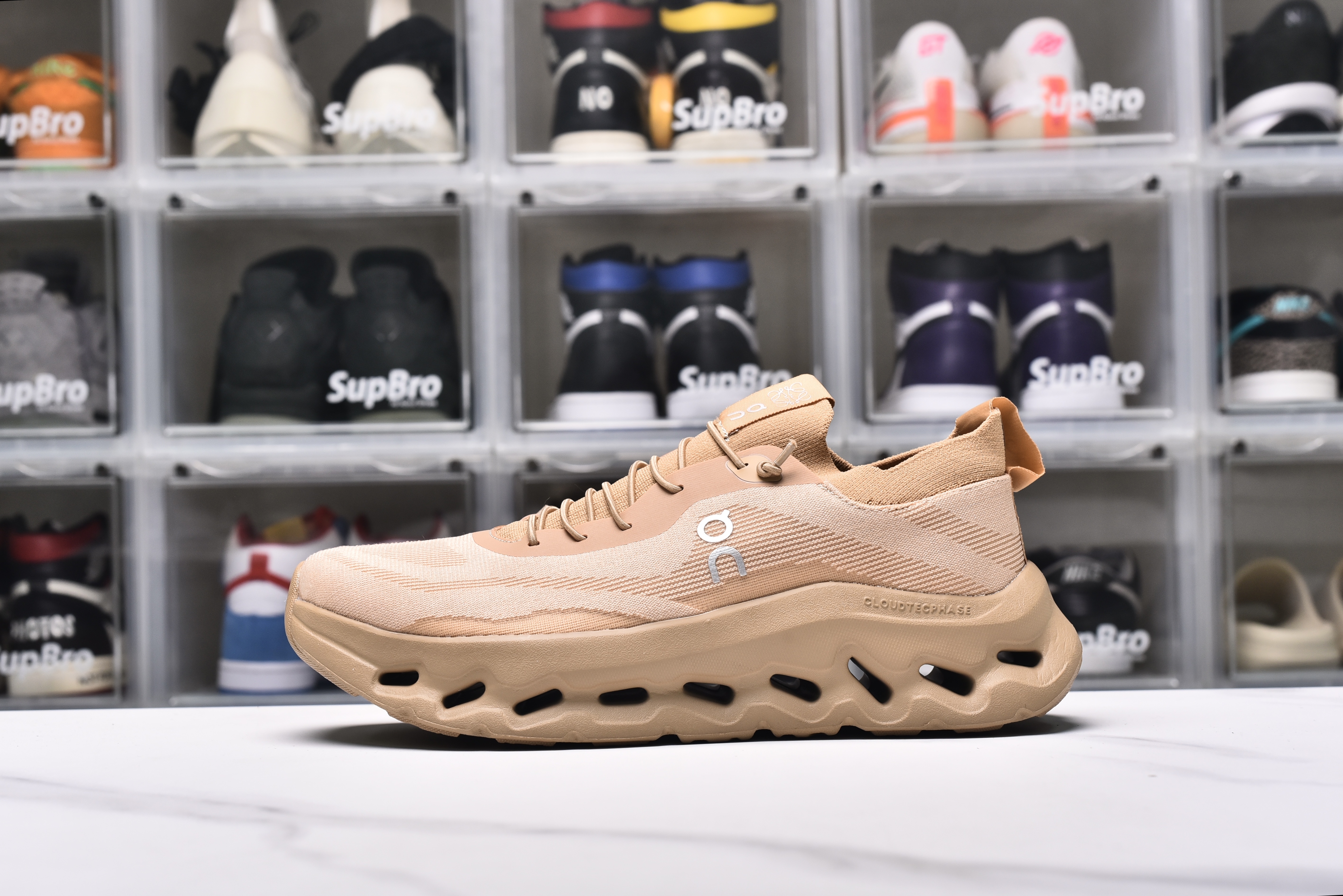 On Running Cloudtilt LOEWE 3095 DARK SAND 3MD30333505